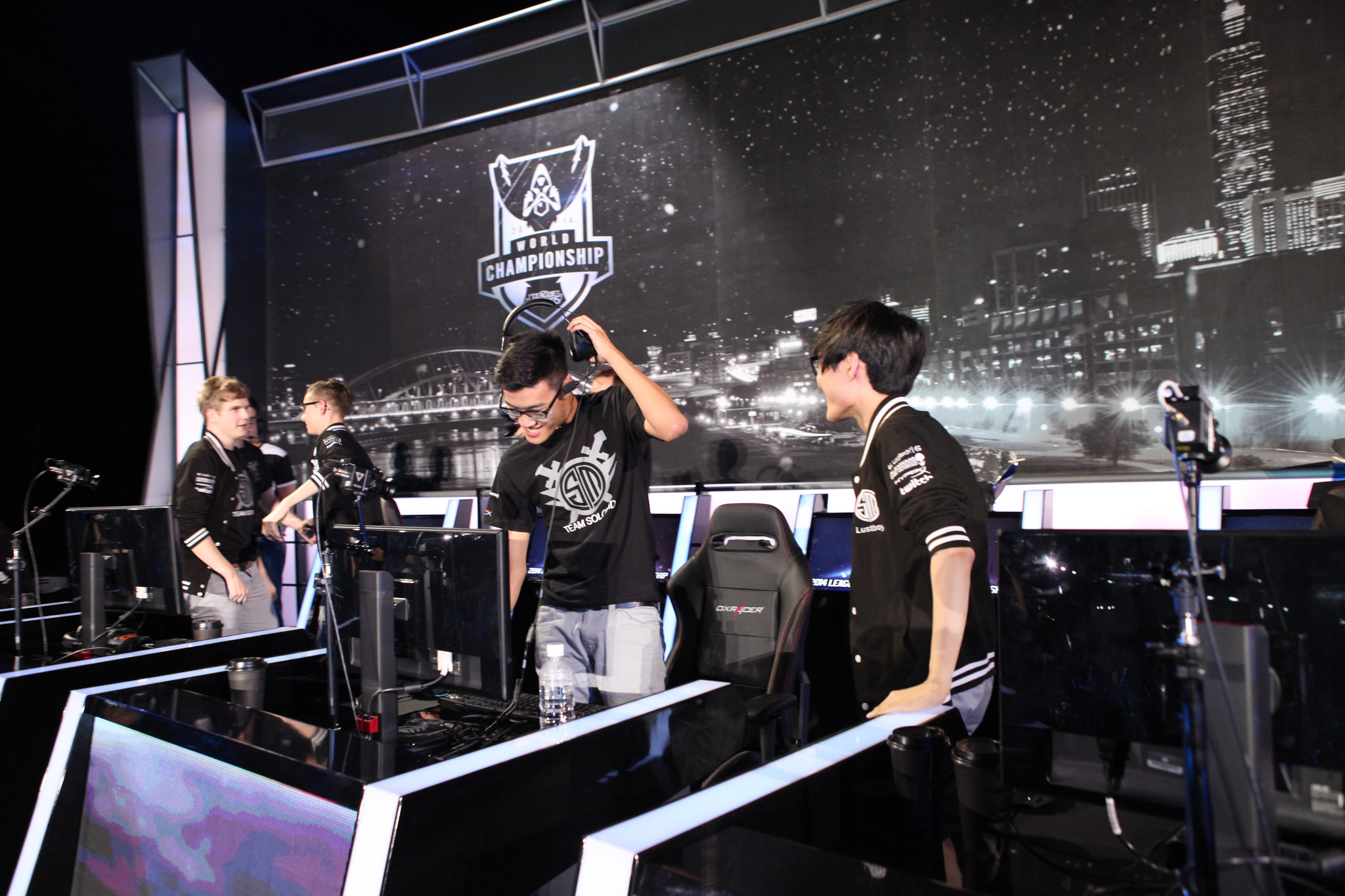 LPL季后赛版本陷阱揭秘：英雄胜率归零，战术选择致强队翻车